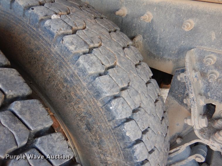 image for item DM3867 2011 International 7400  dump truck