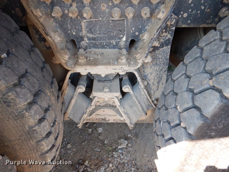 image for item DM3867 2011 International 7400  dump truck