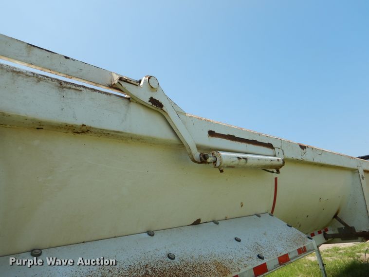 image for item DM3871 2015 Manac 4H232A000  end dump trailer