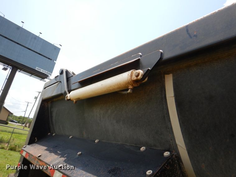 image for item DM3880 2016 Manac 4H232A000  end dump trailer