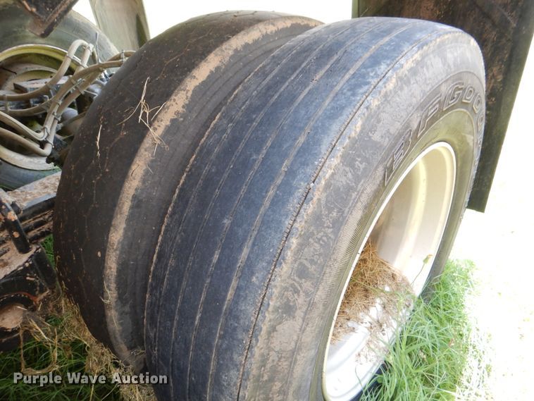 image for item DM3880 2016 Manac 4H232A000  end dump trailer