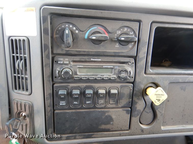 image for item DM3883 2007 International 7400  dump truck