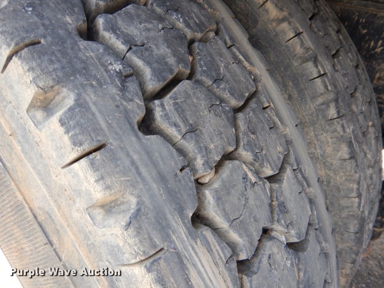 image for item DM3883 2007 International 7400  dump truck