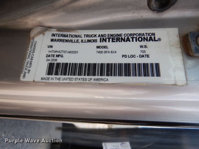 image for item DM3883 2007 International 7400  dump truck