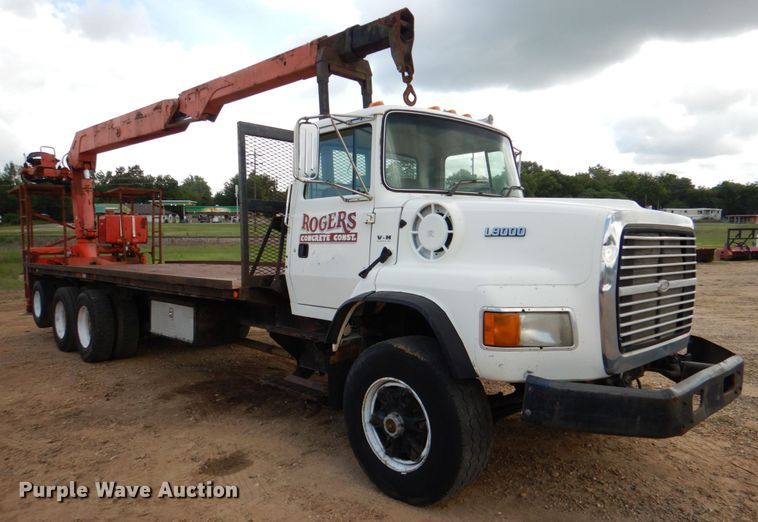 image for item DM3900 1995 Ford LTS9000  crane truck