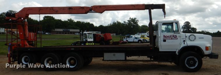 image for item DM3900 1995 Ford LTS9000  crane truck