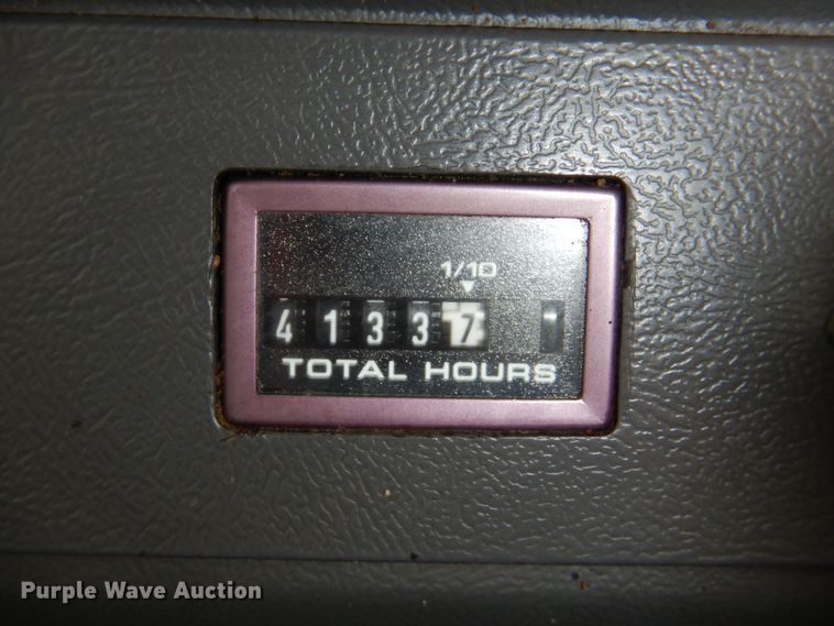 image for item DM3900 1995 Ford LTS9000  crane truck