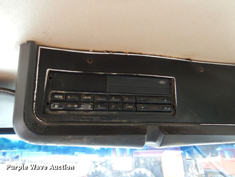 image for item DM3900 1995 Ford LTS9000  crane truck