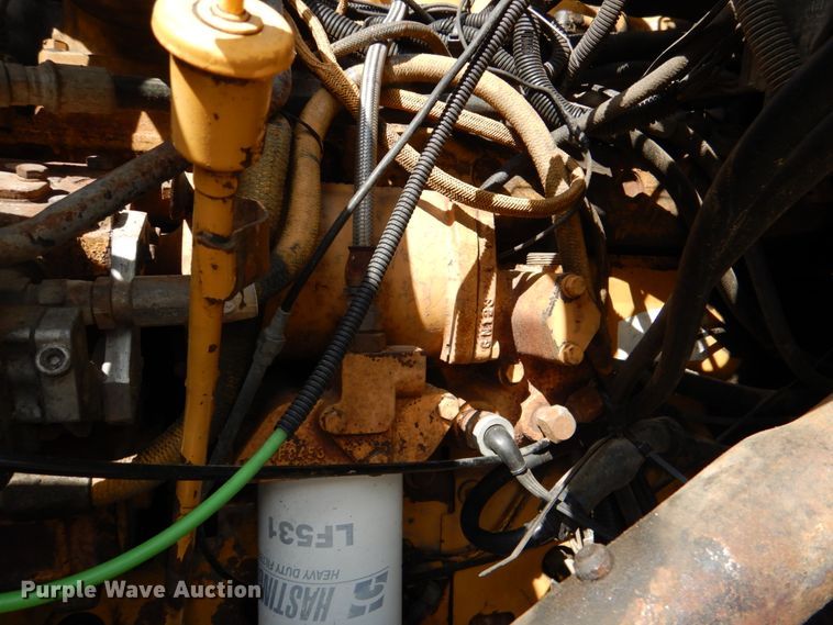 image for item DM3900 1995 Ford LTS9000  crane truck