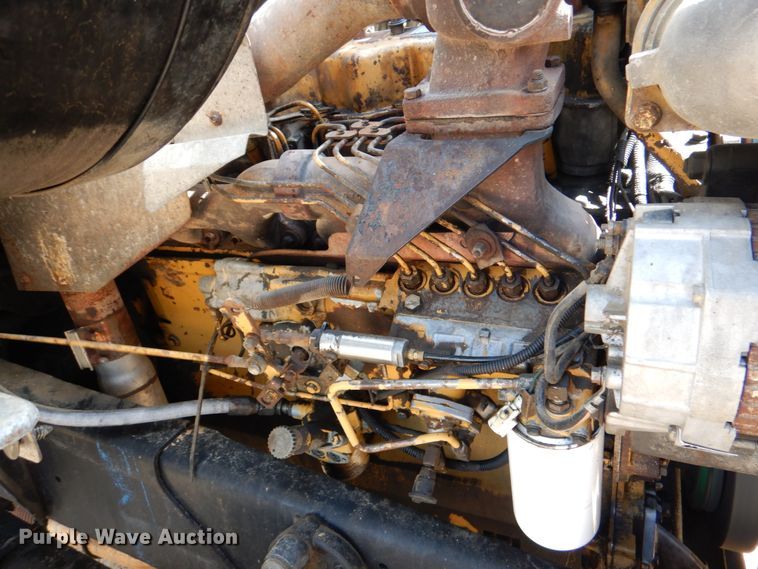 image for item DM3900 1995 Ford LTS9000  crane truck