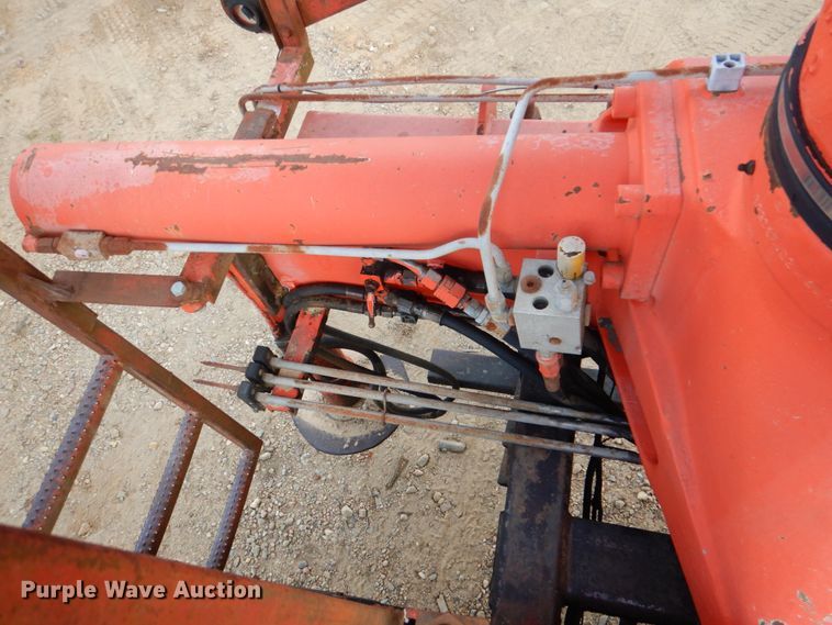 image for item DM3900 1995 Ford LTS9000  crane truck