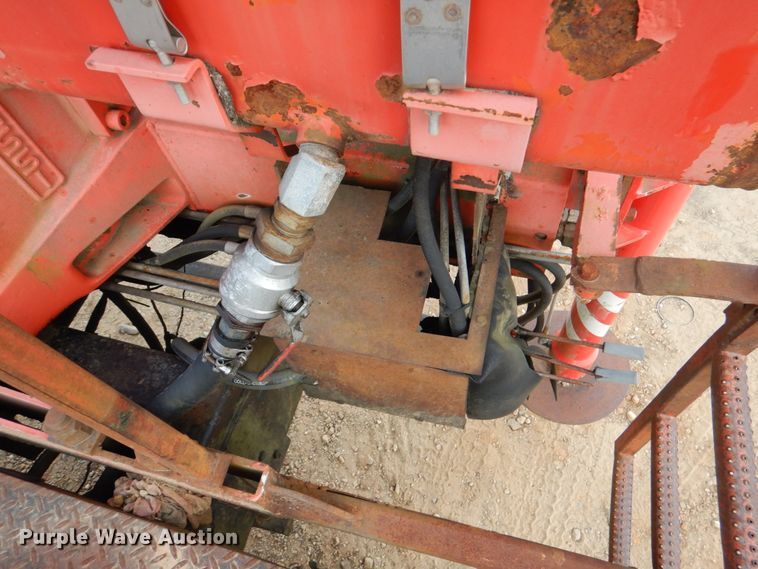 image for item DM3900 1995 Ford LTS9000  crane truck