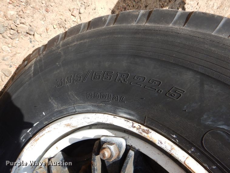 image for item DM3900 1995 Ford LTS9000  crane truck