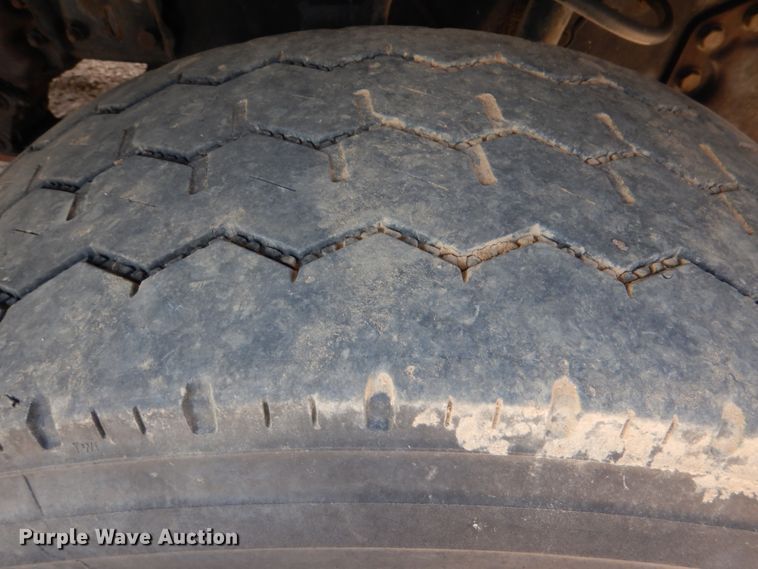 image for item DM3900 1995 Ford LTS9000  crane truck