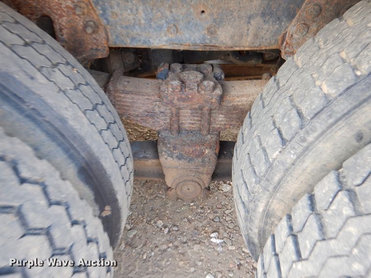 image for item DM3900 1995 Ford LTS9000  crane truck