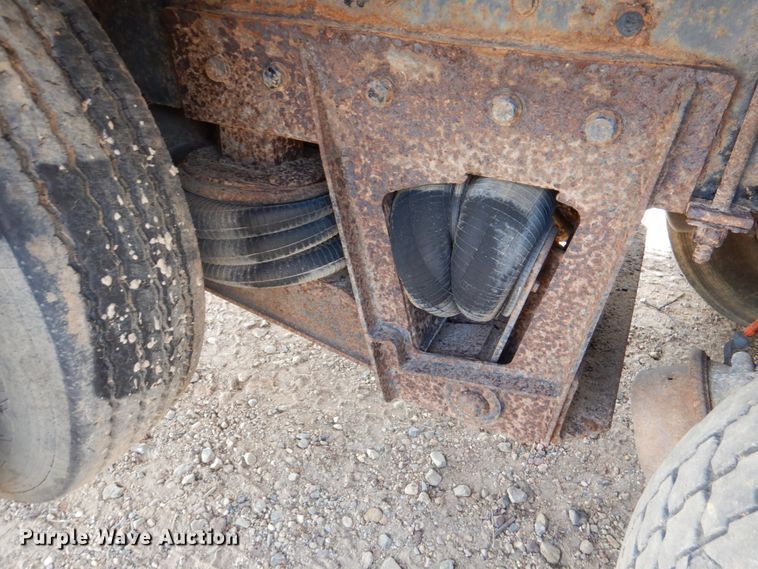 image for item DM3900 1995 Ford LTS9000  crane truck