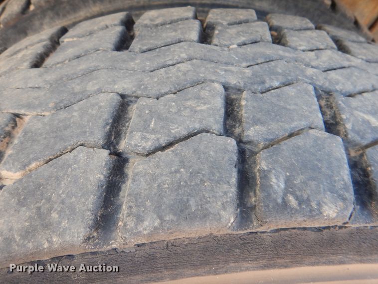 image for item DM3900 1995 Ford LTS9000  crane truck