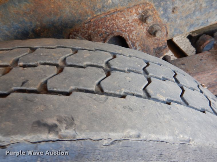 image for item DM3900 1995 Ford LTS9000  crane truck