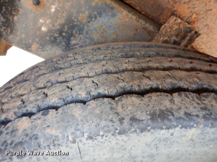 image for item DM3900 1995 Ford LTS9000  crane truck