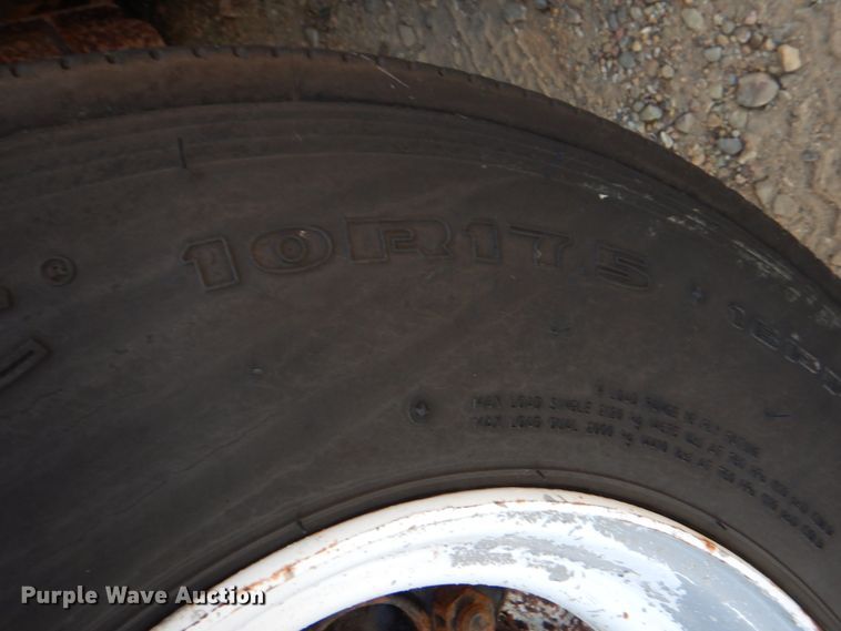 image for item DM3900 1995 Ford LTS9000  crane truck