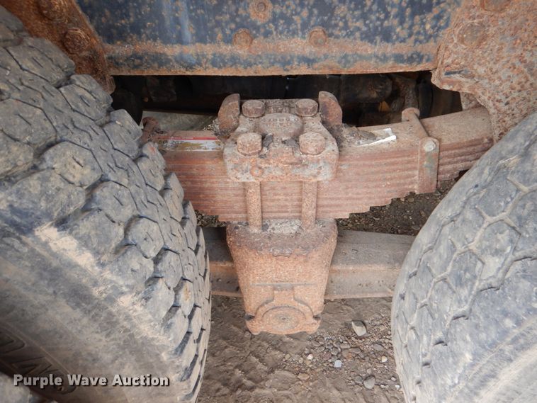 image for item DM3900 1995 Ford LTS9000  crane truck