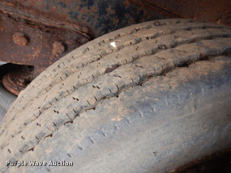 image for item DM3900 1995 Ford LTS9000  crane truck