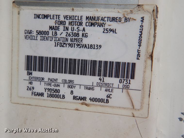 image for item DM3900 1995 Ford LTS9000  crane truck