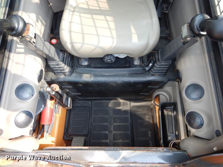 image for item DM4344 2013 Case SR220  skid steer loader