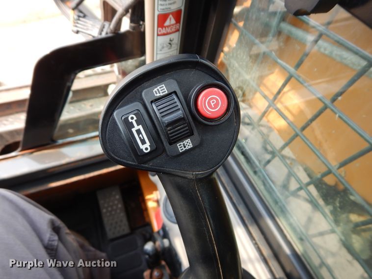 image for item DM4344 2013 Case SR220  skid steer loader