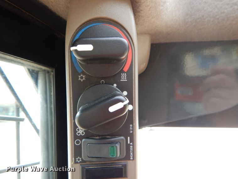 image for item DM4344 2013 Case SR220  skid steer loader