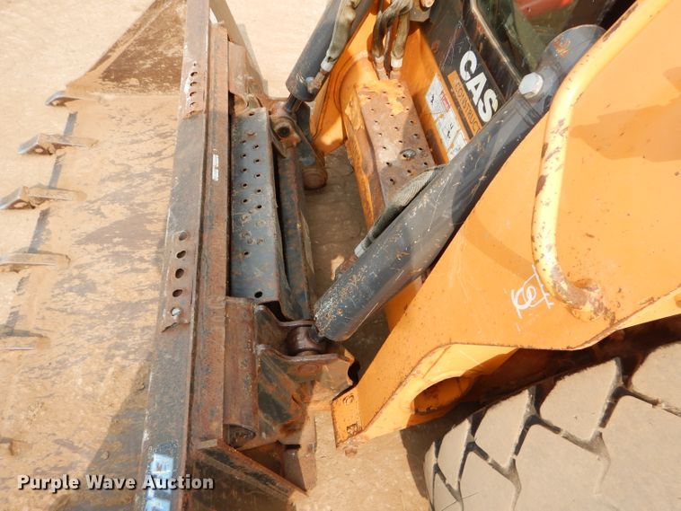 image for item DM4344 2013 Case SR220  skid steer loader