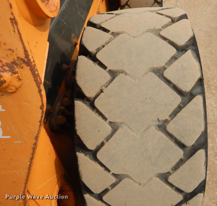 image for item DM4344 2013 Case SR220  skid steer loader