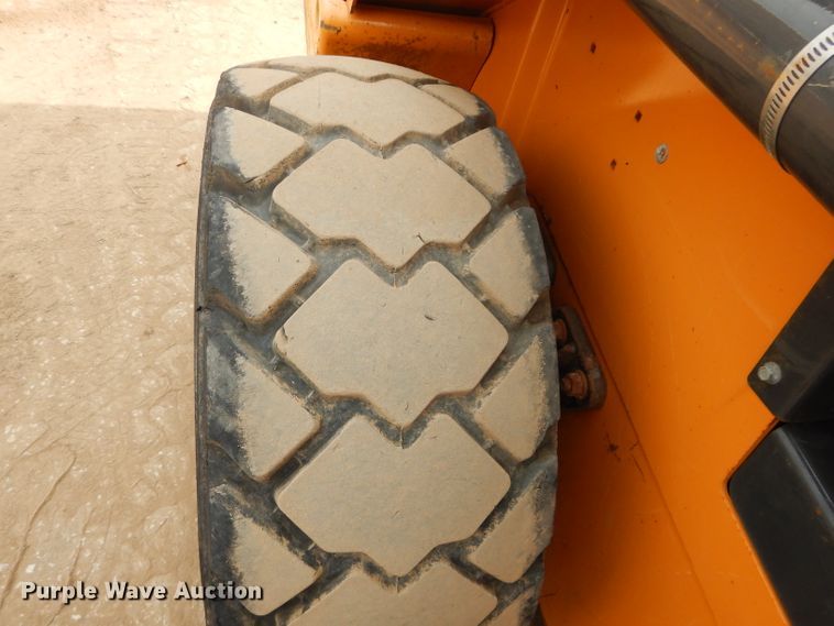 image for item DM4344 2013 Case SR220  skid steer loader