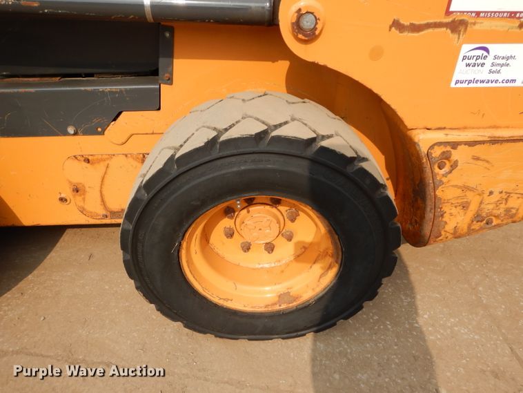 image for item DM4344 2013 Case SR220  skid steer loader