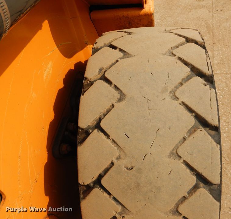 image for item DM4344 2013 Case SR220  skid steer loader