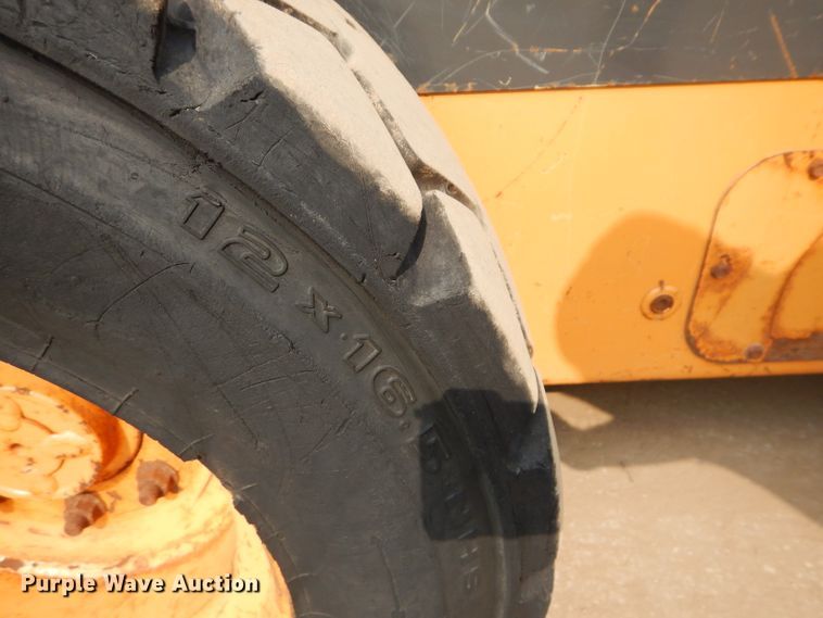 image for item DM4344 2013 Case SR220  skid steer loader