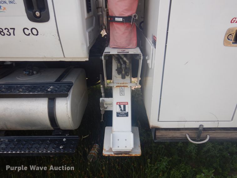 image for item DM5263 2014 International 7300  forestry bucket truck