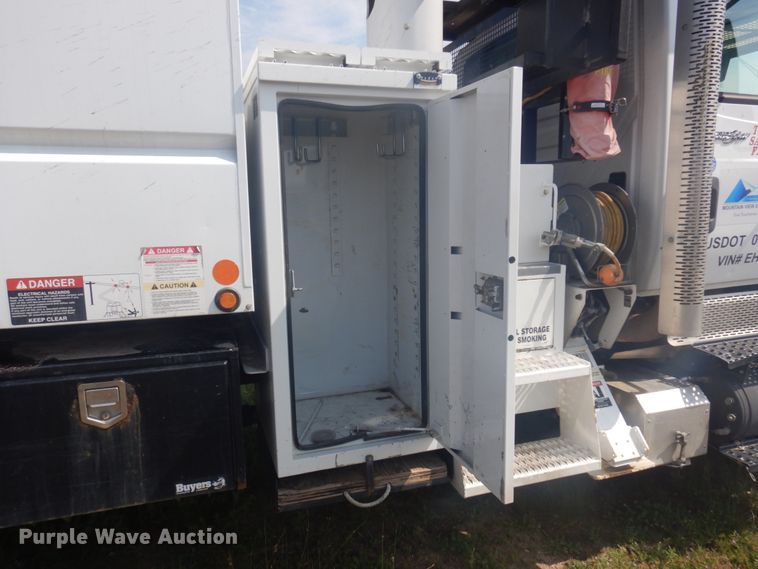 image for item DM5263 2014 International 7300  forestry bucket truck