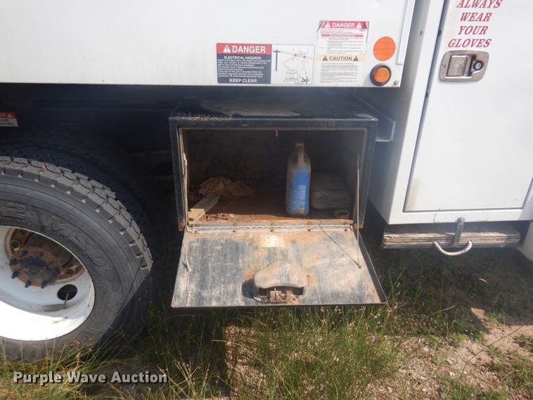 image for item DM5263 2014 International 7300  forestry bucket truck