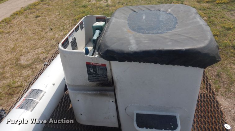 image for item DM5263 2014 International 7300  forestry bucket truck