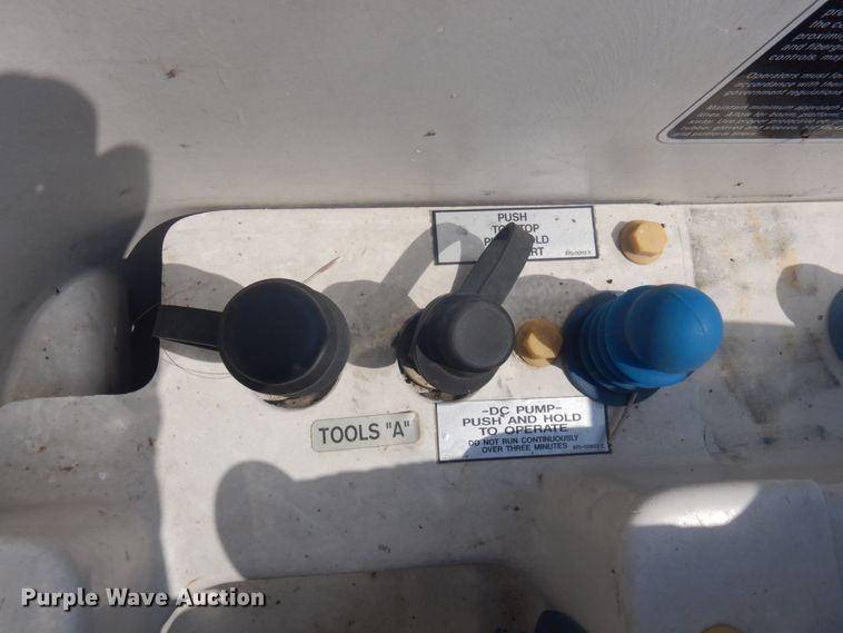 image for item DM5263 2014 International 7300  forestry bucket truck