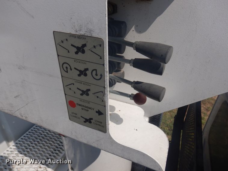 image for item DM5263 2014 International 7300  forestry bucket truck