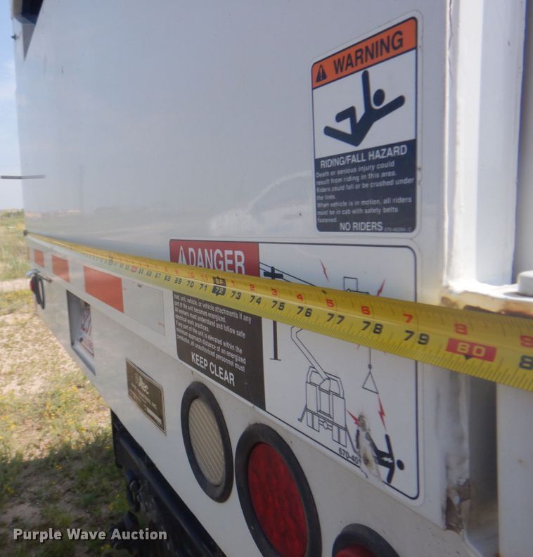 image for item DM5263 2014 International 7300  forestry bucket truck