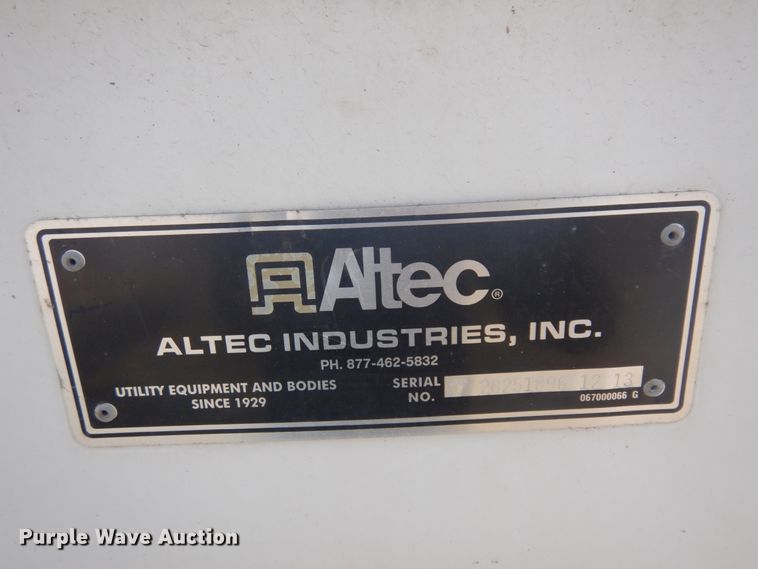 image for item DM5263 2014 International 7300  forestry bucket truck