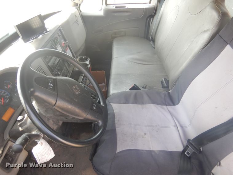 image for item DM5263 2014 International 7300  forestry bucket truck