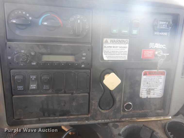 image for item DM5263 2014 International 7300  forestry bucket truck