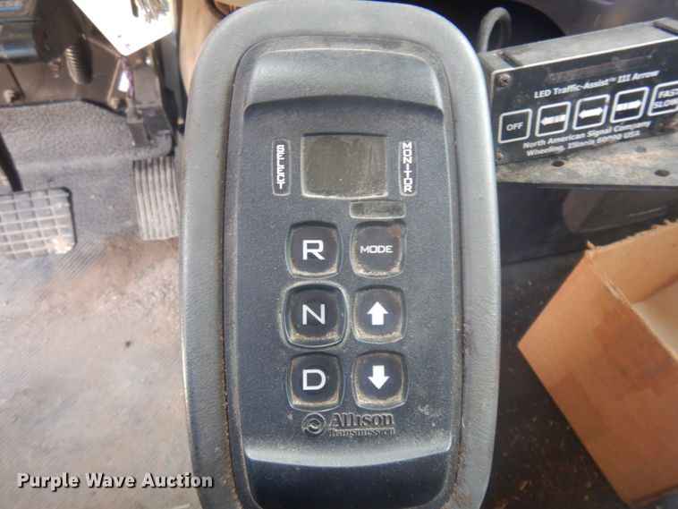 image for item DM5263 2014 International 7300  forestry bucket truck