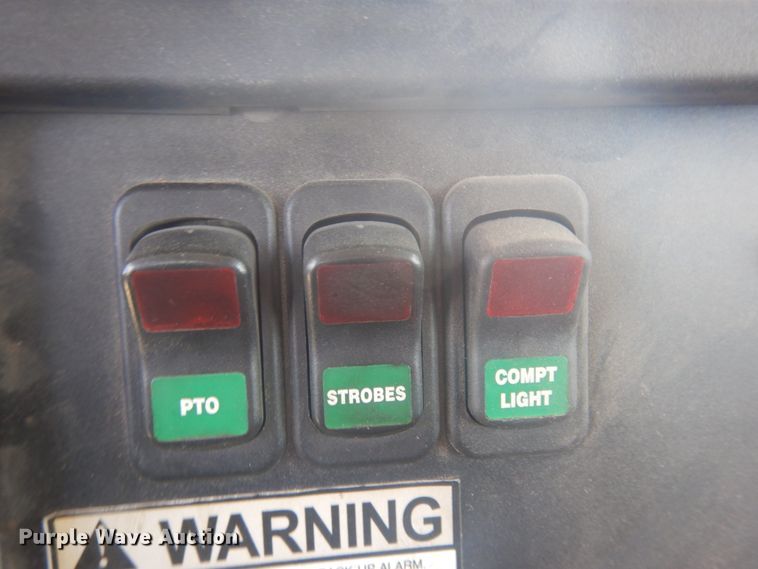 image for item DM5263 2014 International 7300  forestry bucket truck