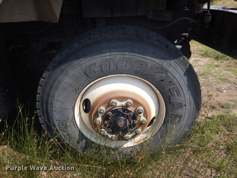 image for item DM5263 2014 International 7300  forestry bucket truck