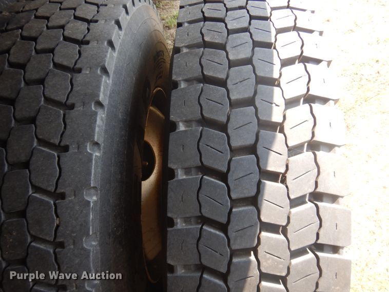 image for item DM5263 2014 International 7300  forestry bucket truck